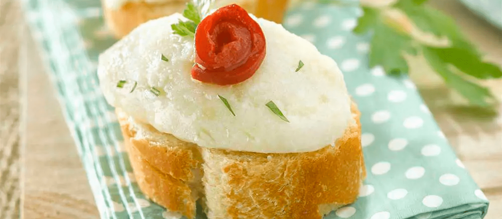 Montaditos de brandada de bacalao Montaditos de brandada de bacalao